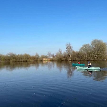Luxury Docklodge On The Water Delfstrahuizen Esterno foto