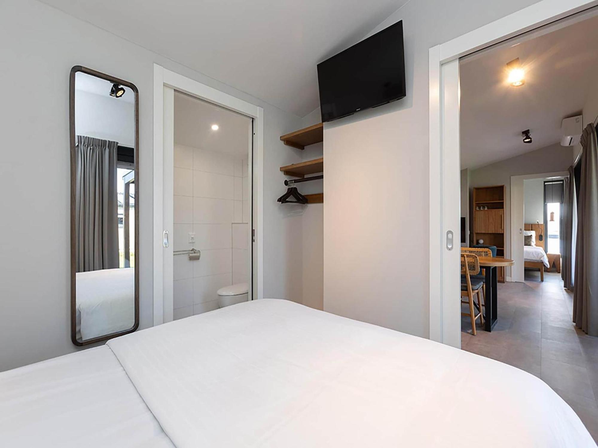 Luxury Docklodge On The Water Delfstrahuizen Esterno foto