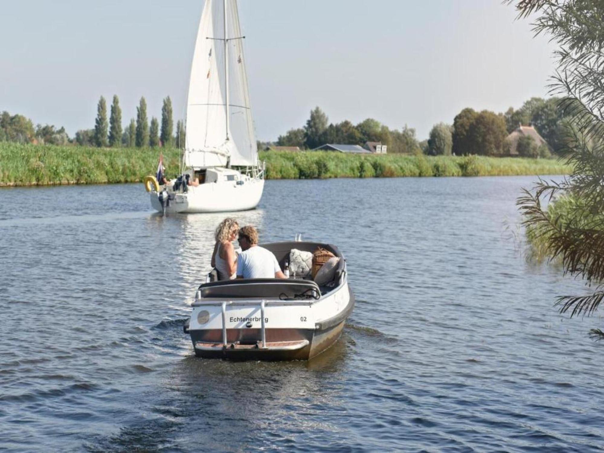 Luxury Docklodge On The Water Delfstrahuizen Esterno foto
